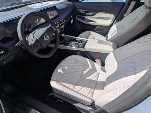 New 2026 Nissan Sentra SL w/ Floor Mat Package FWD image 9