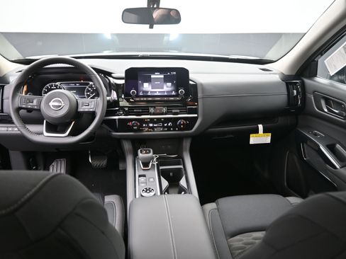 New 2025 Nissan Pathfinder SV w/ SV Premium Package image 20