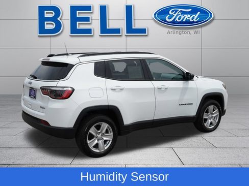 Used 2022 Jeep Compass Latitude w/ Sun and Sound Group AWD/4WD image 3