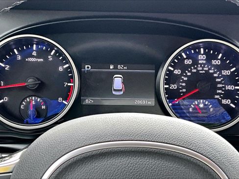 Used 2024 Kia Carnival LX FWD image 22