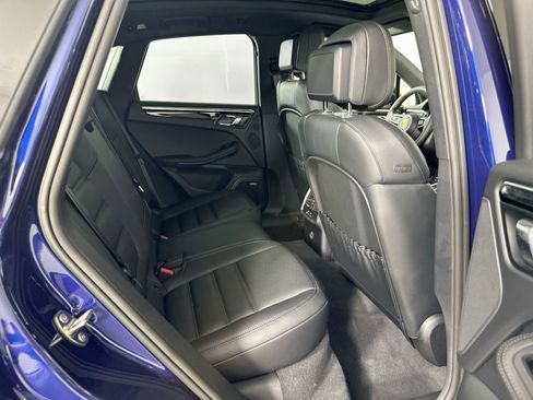 Certified 2025 Porsche Macan image 27