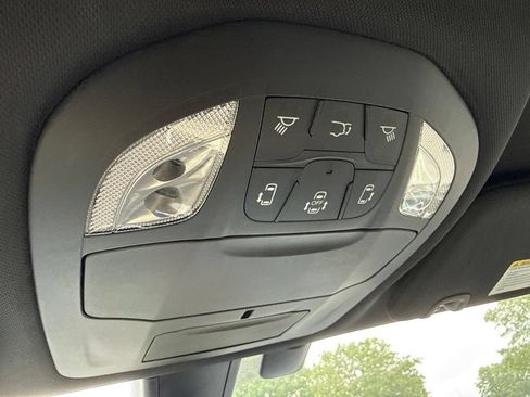 Used 2019 Chrysler Pacifica Touring-L Plus w/ S Appearance Package FWD image 26