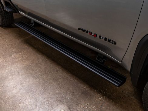 Used 2024 GMC Sierra 2500 AT4 w/ AT4 Premium Plus Package AWD/4WD image 12