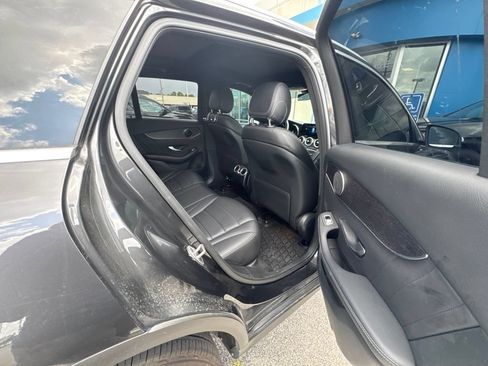 Used 2022 Mercedes-Benz GLC 300 4MATIC image 17