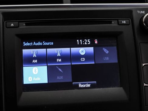 Used 2017 Toyota Camry LE FWD image 29