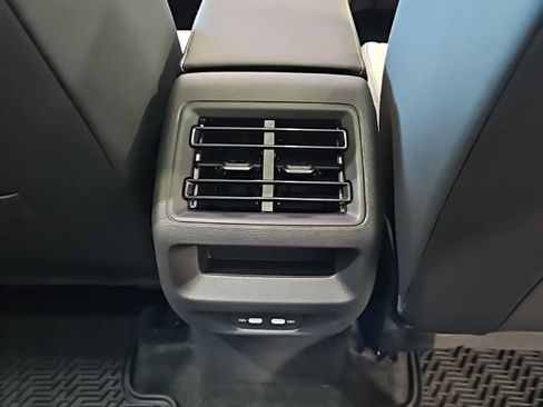 New 2026 Volkswagen Tiguan SE AWD/4WD image 18