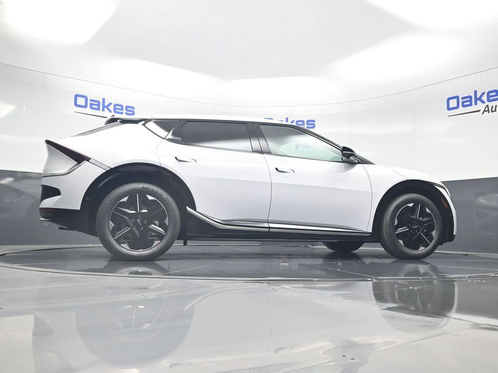 New 2026 Kia EV6 Wind RWD image 44