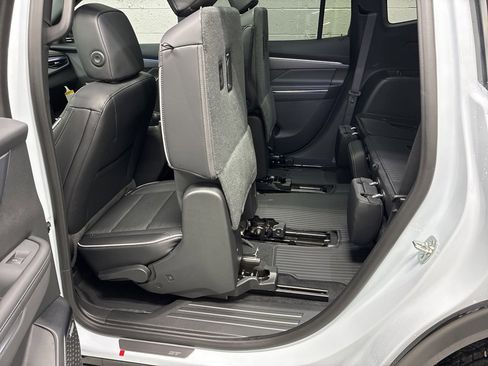 New 2026 Buick Enclave Sport Touring w/ Power Package image 38