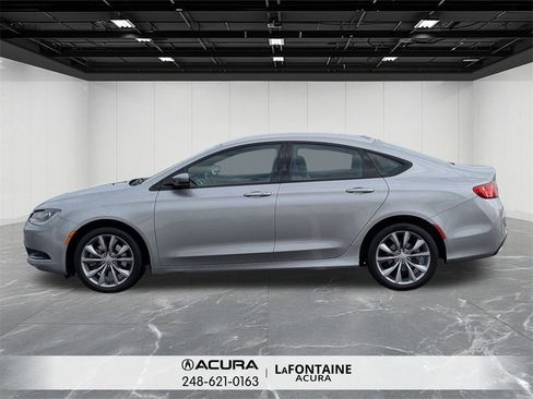 Used 2016 Chrysler 200 S w/ Comfort Group image 2