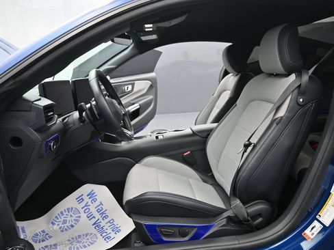 Used 2024 Ford Mustang GT RWD image 5