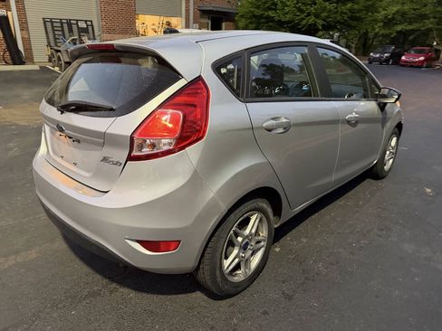 Used 2018 Ford Fiesta SE FWD image 5
