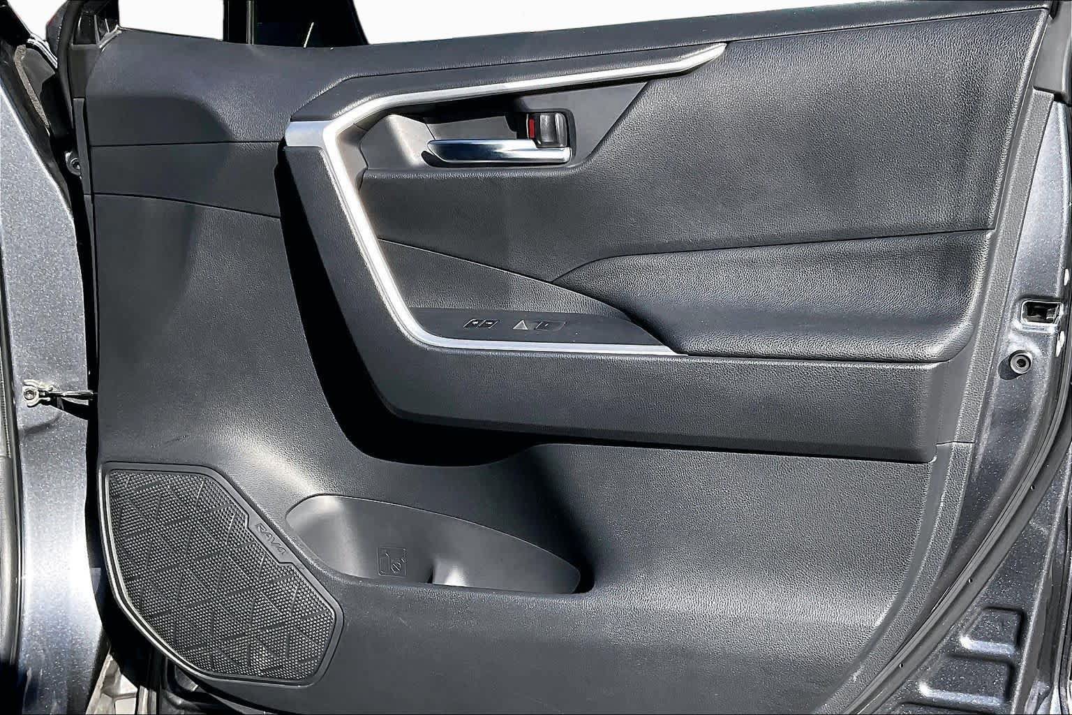 Certified 2023 Toyota RAV4 XLE w/ Convenience Package FWD image 22