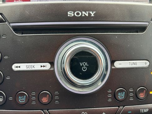 Used 2019 Ford Fusion Titanium image 17