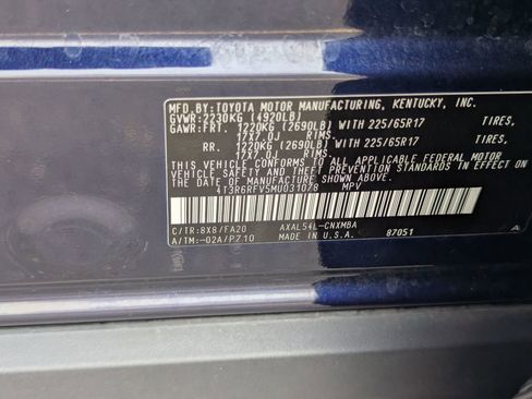 Used 2021 Toyota RAV4 XLE w/ XLE Grade Weather Package image 31