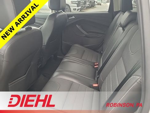 Used 2016 Ford Escape SE w/ SE Chrome Package image 8