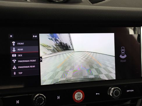 Certified 2026 Porsche Macan AWD/4WD image 17