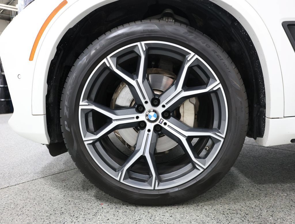 Used 2022 BMW X5 sDrive40i w/ M Sport Package RWD image 5