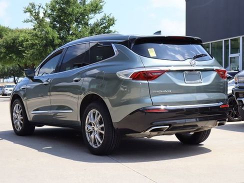 Used 2022 Buick Enclave Essence w/ Experience Buick Package FWD image 3