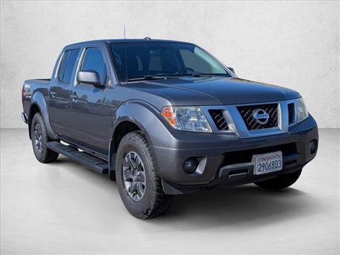 Used 2018 Nissan Frontier PRO-4X AWD/4WD image 3
