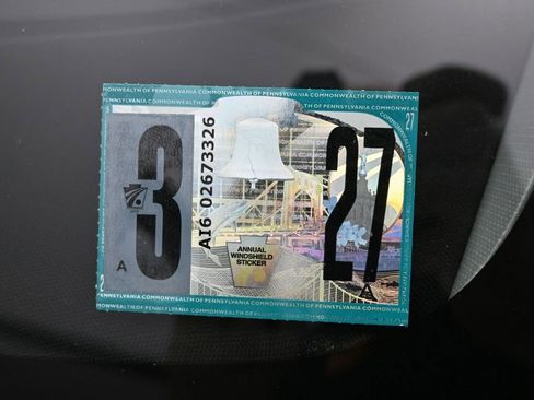 Used 2022 Tesla Model 3 Standard Range image 10