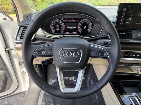 Used 2023 Audi Q5 2.0T Premium Plus w/ Premium Plus Package AWD/4WD image 30