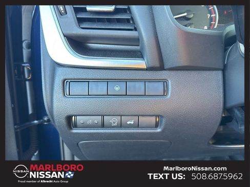 Used 2024 Nissan Rogue SV image 21
