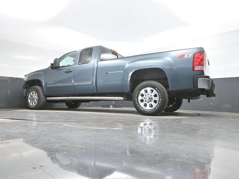 Used 2011 GMC Sierra 2500 SLE w/ Convenience Package AWD/4WD image 38