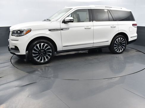 Certified 2022 Lincoln Navigator Black Label image 5