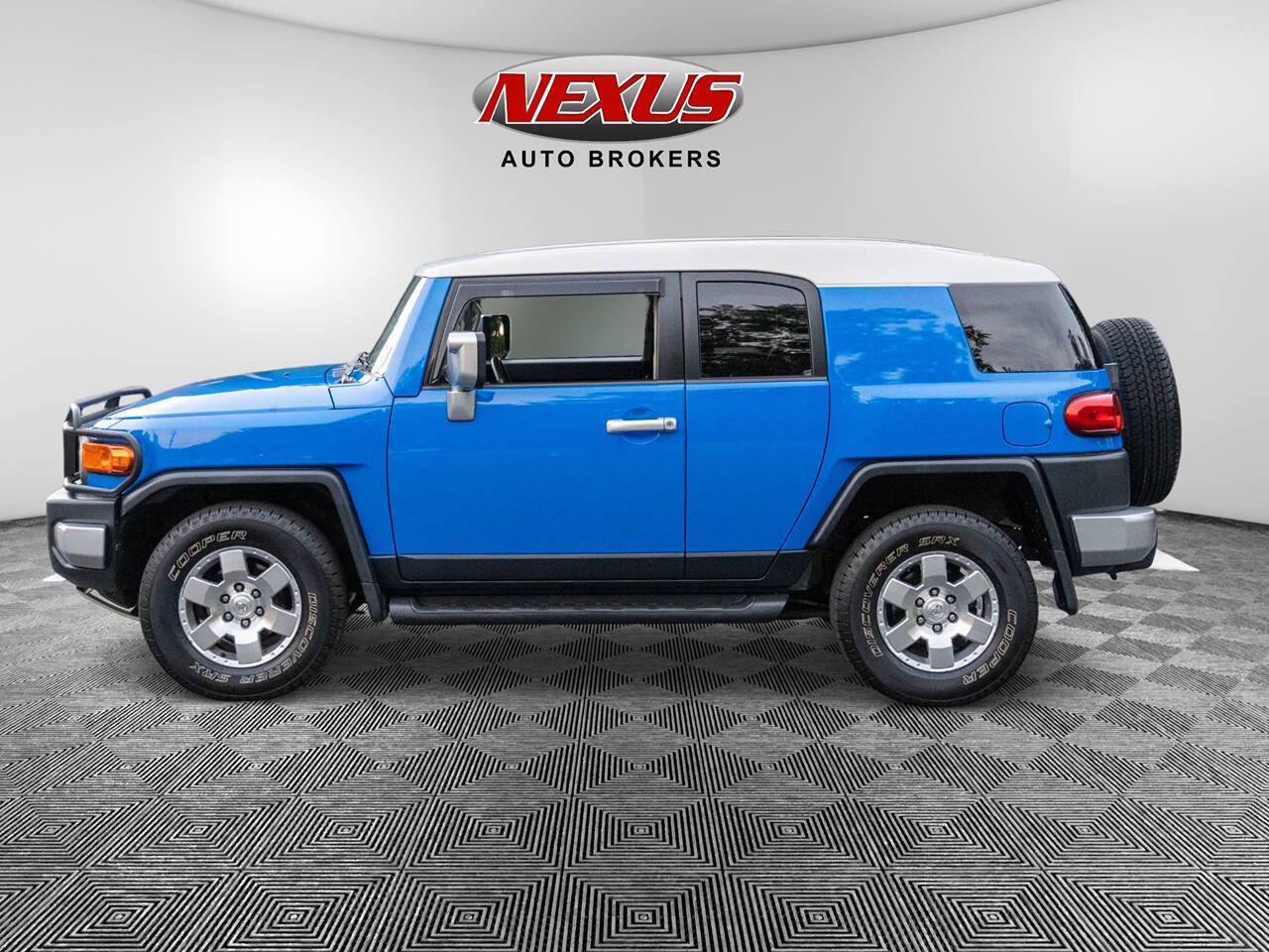 Used 2007 Toyota FJ Cruiser 4WD w/ Upgrade Pkg 1 image 10