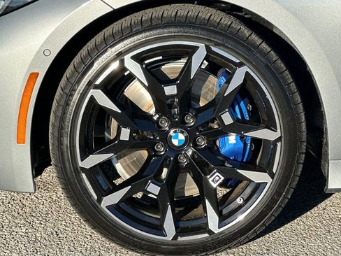 New 2026 BMW 330i Sedan w/ M Sport Package RWD image 32