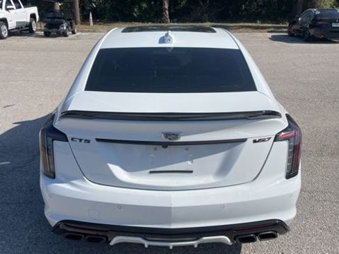 Used 2025 Cadillac CT5 V RWD image 3