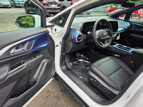 New 2026 Chevrolet Equinox EV LT AWD/4WD image 19