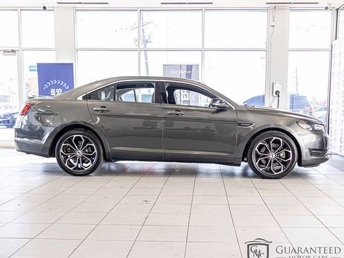 Used 2018 Ford Taurus SHO image 9