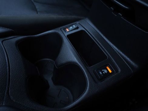 Used 2017 Nissan Rogue Sport SL w/ SL Premium Package image 18