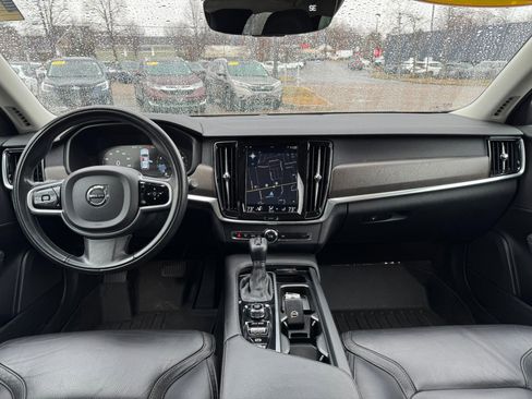 Used 2020 Volvo V90 T6 Cross Country image 13