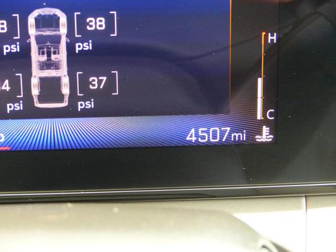 Used 2025 Chevrolet Trax LT w/ Driver Confidence Package image 42