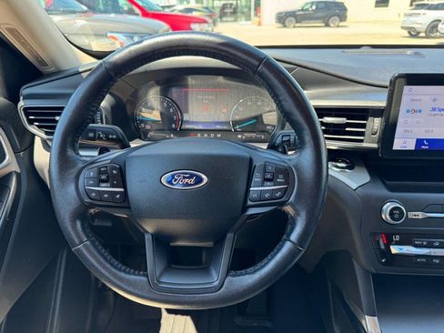 Used 2020 Ford Explorer XLT w/ Equipment Group 202A AWD/4WD image 10