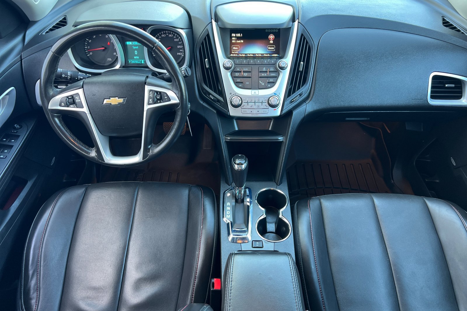 Used 2017 Chevrolet Equinox Premier w/ Enhanced Convenience Package AWD/4WD image 10