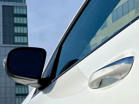 Certified 2023 Mercedes-Benz GLA 250 4MATIC image 9