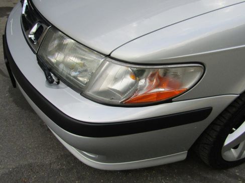 Used 2002 Saab 9-3 SE FWD image 32