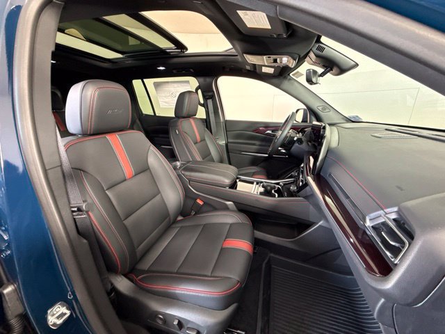 New 2027 Chevrolet Traverse RS w/ LPO, Floor Liner Package AWD/4WD image 38