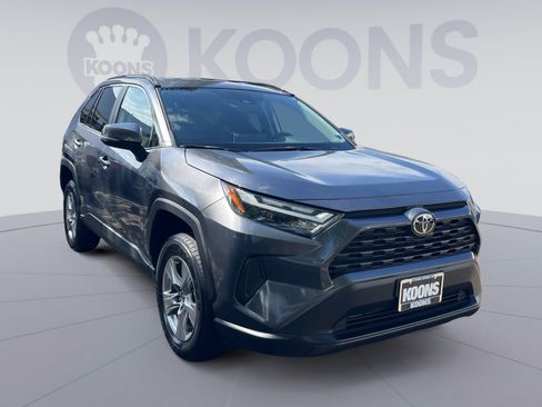 Used 2025 Toyota RAV4 XLE AWD/4WD image 10