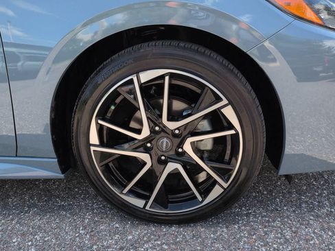 Used 2024 Nissan Sentra SR FWD image 11