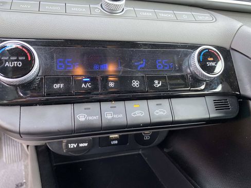 Used 2024 Hyundai Elantra SEL FWD image 12
