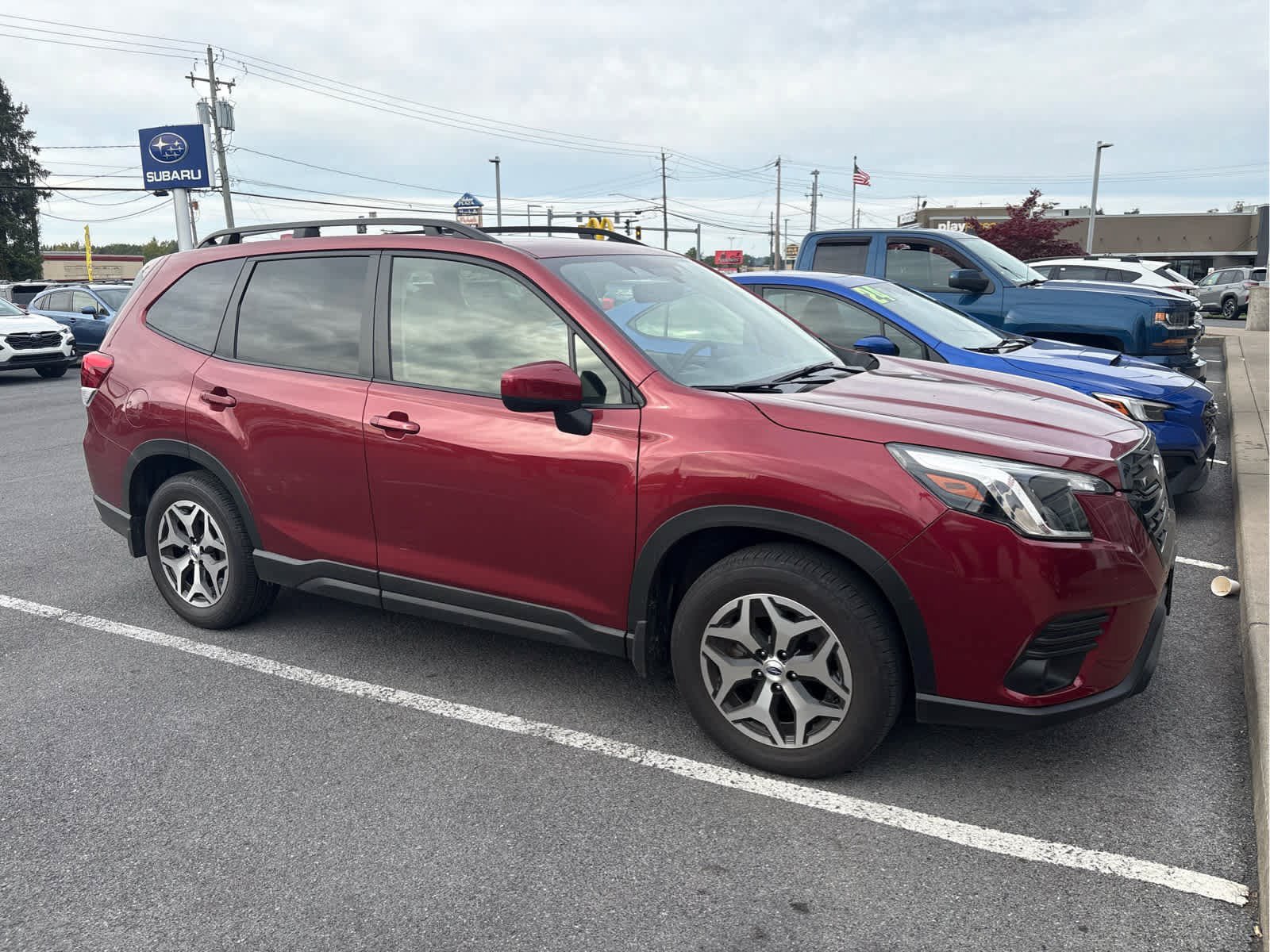 Used 2023 Subaru Forester Premium AWD/4WD image 2