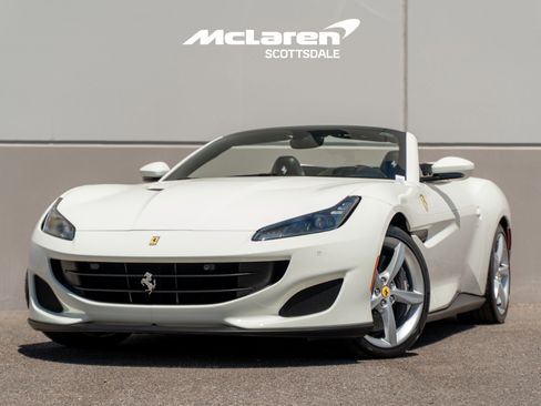 Used 2019 Ferrari Portofino image 2