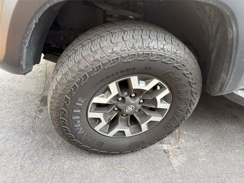 Used 2023 Toyota Tacoma TRD Off-Road w/ TRD Premium Off Road Package image 13