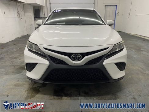 Used 2020 Toyota Camry SE image 8
