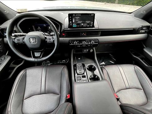 Used 2025 Honda Pilot Black Edition image 27