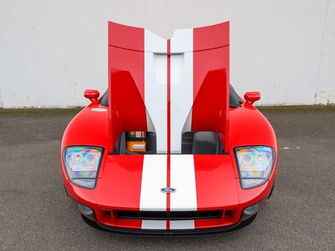Used 2006 Ford GT RWD image 44